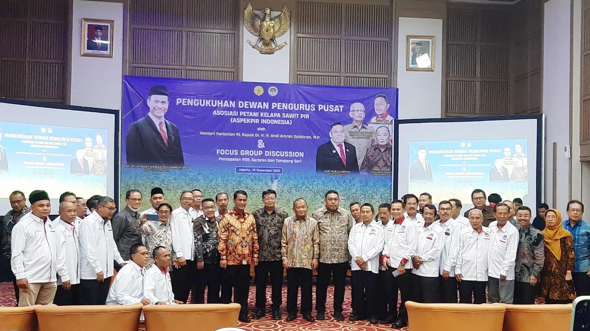 Minister Amran Encourages Unity of Palm Associations at ASPEKPIR Inaugural Event palm oil magazine