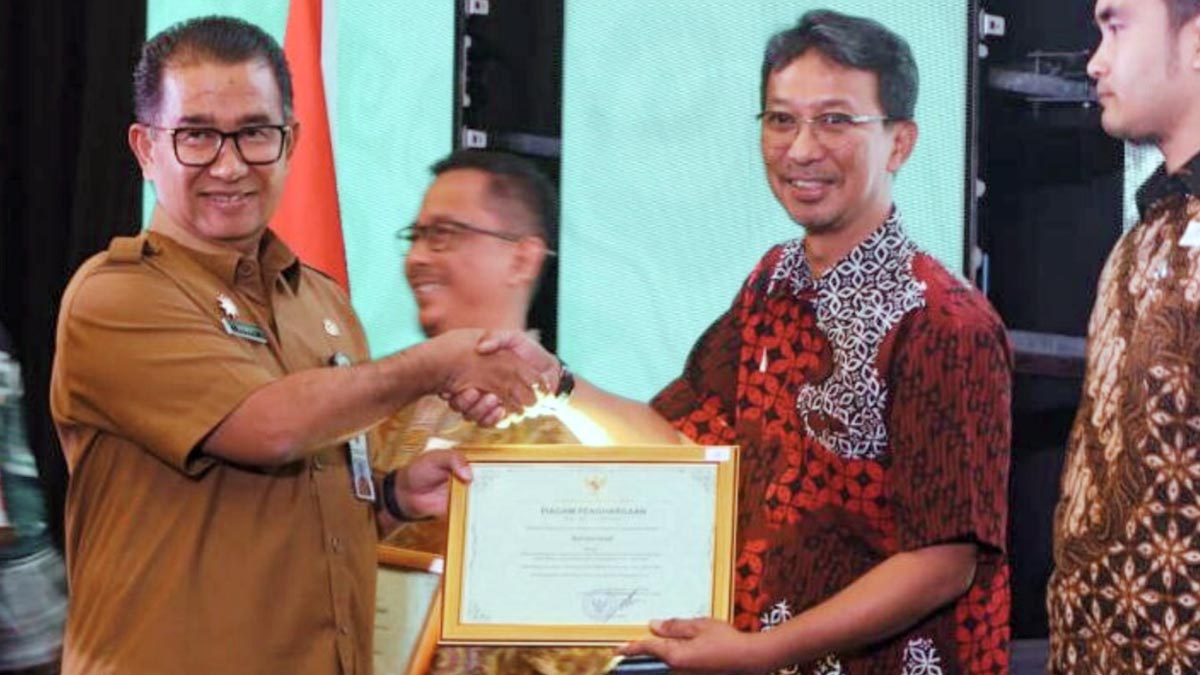 Solidaridad Indonesia is Honored with Mitra Pembangunan Award for Contributions to Smallholder Empowerment in East Kalimantan palm oil magazine